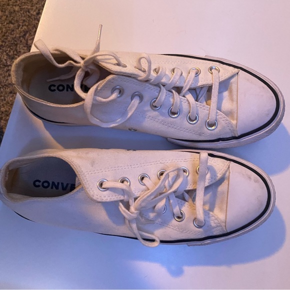 Converse - Picture 1 of 2